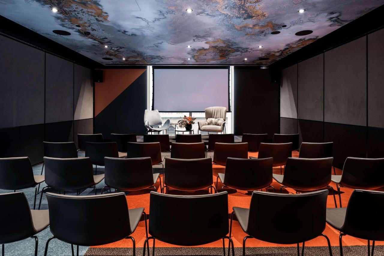 מלון Qt פרת'' מראה חיצוני תמונה The 3D cinema