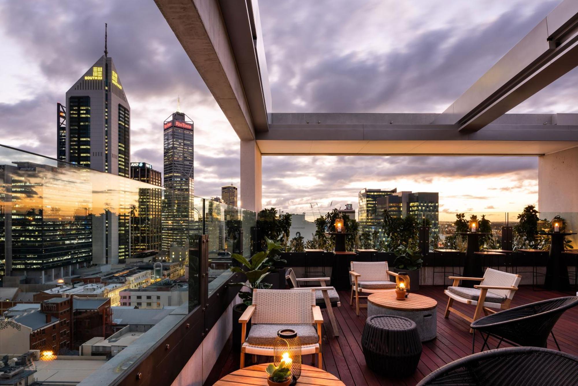 מלון Qt פרת'' מראה חיצוני תמונה The Terrace at the Crown Towers
